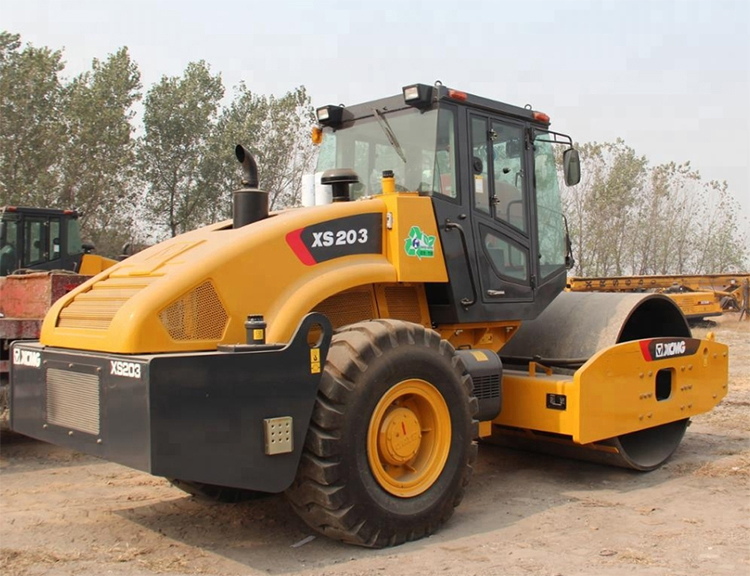 XCMG 20 ton vibratory road roller XS203 new road roller machine price